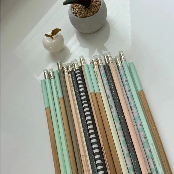 28 Pencils - Picture 5 of 9